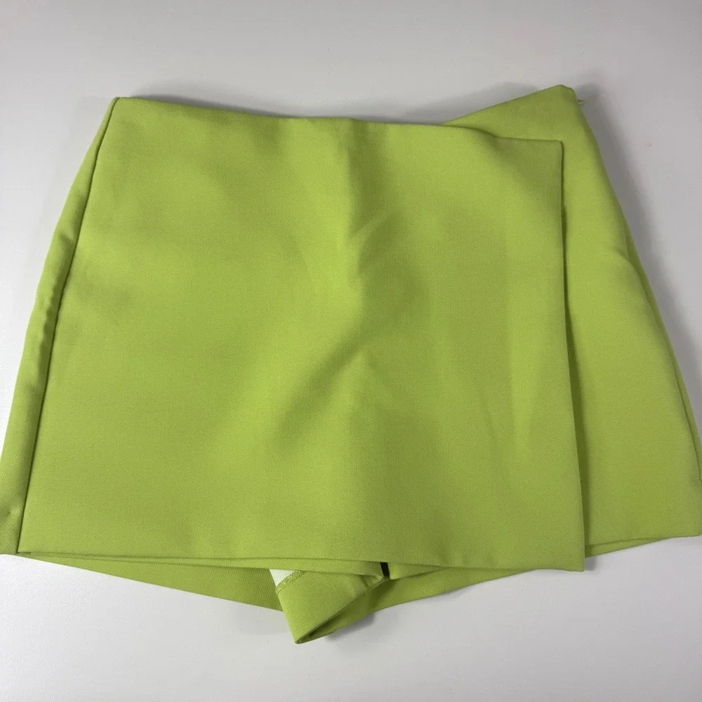 ZARA Skort Women Medium Green Mini Skirt Shorts Chic Minimalist Streetwear - Picture 2 of 9
